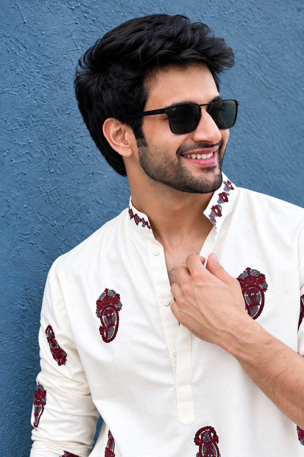 WHITE SILK EMBROIDERED KURTA PAJAMA SET FOR MEN'S