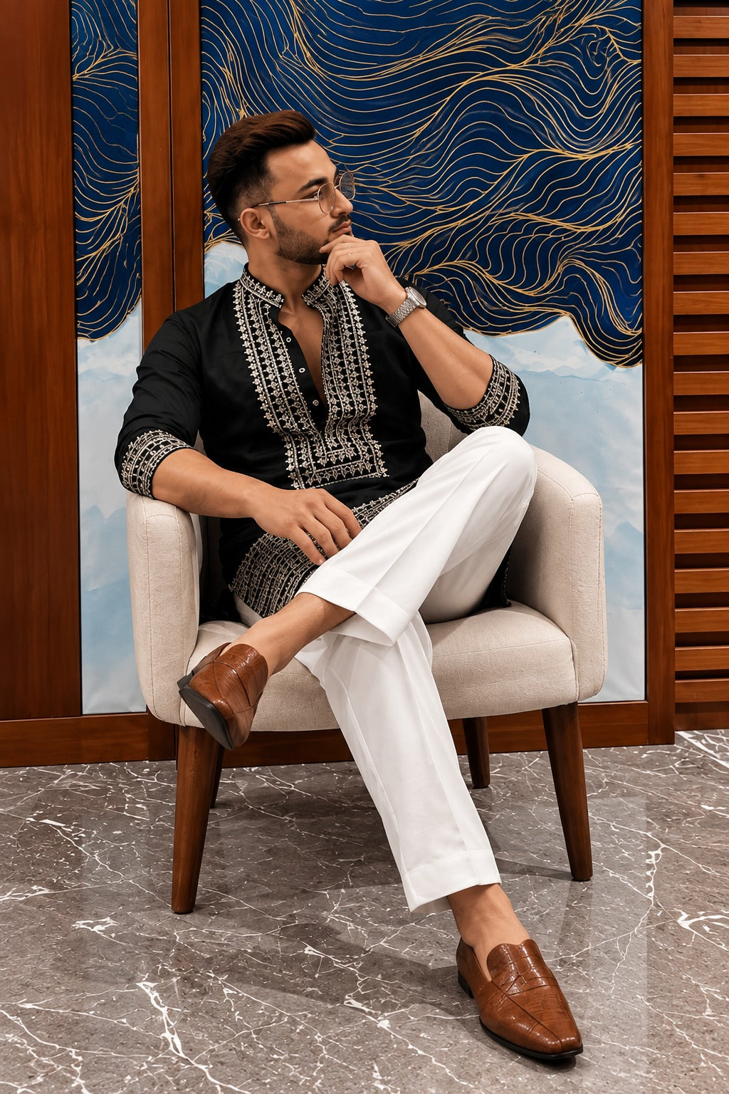 BLACK EMBROIDERED KURTA PANT SET.