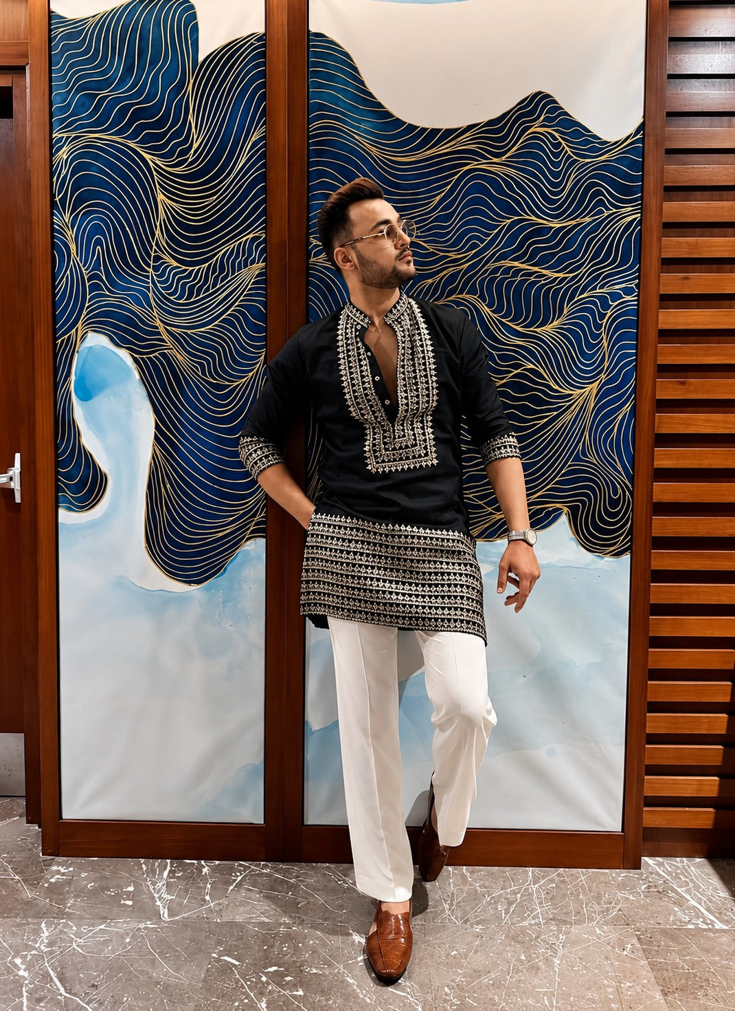 BLACK EMBROIDERED KURTA PANT SET.