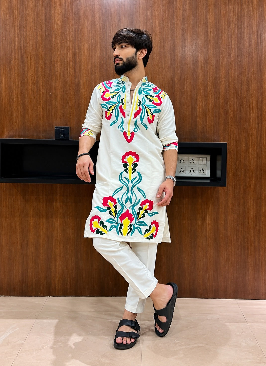 OFF WHITE NECK PRINTED KURTA PAJAMA SET