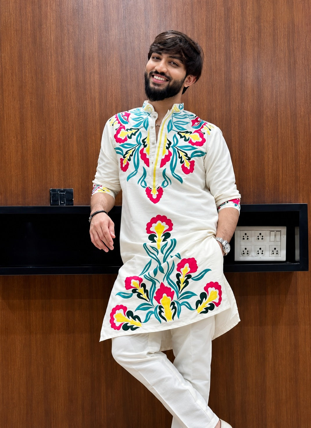 OFF WHITE NECK PRINTED KURTA PAJAMA SET